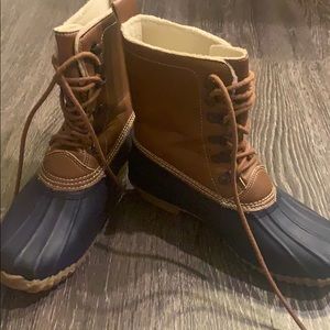 Duck boots